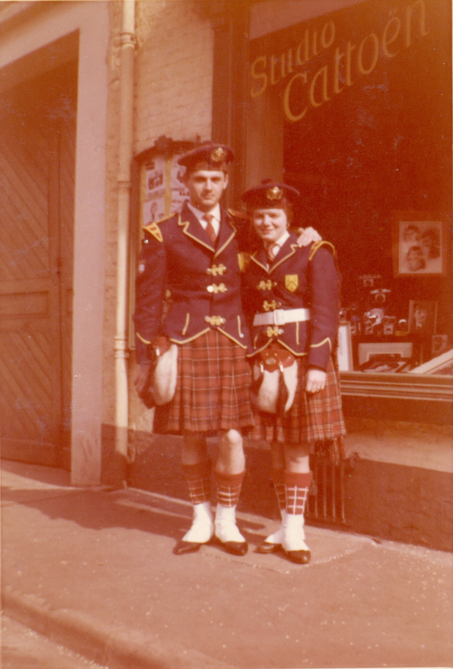 Gilbert en Christiane in het uniform van de Ostendia Schotten
