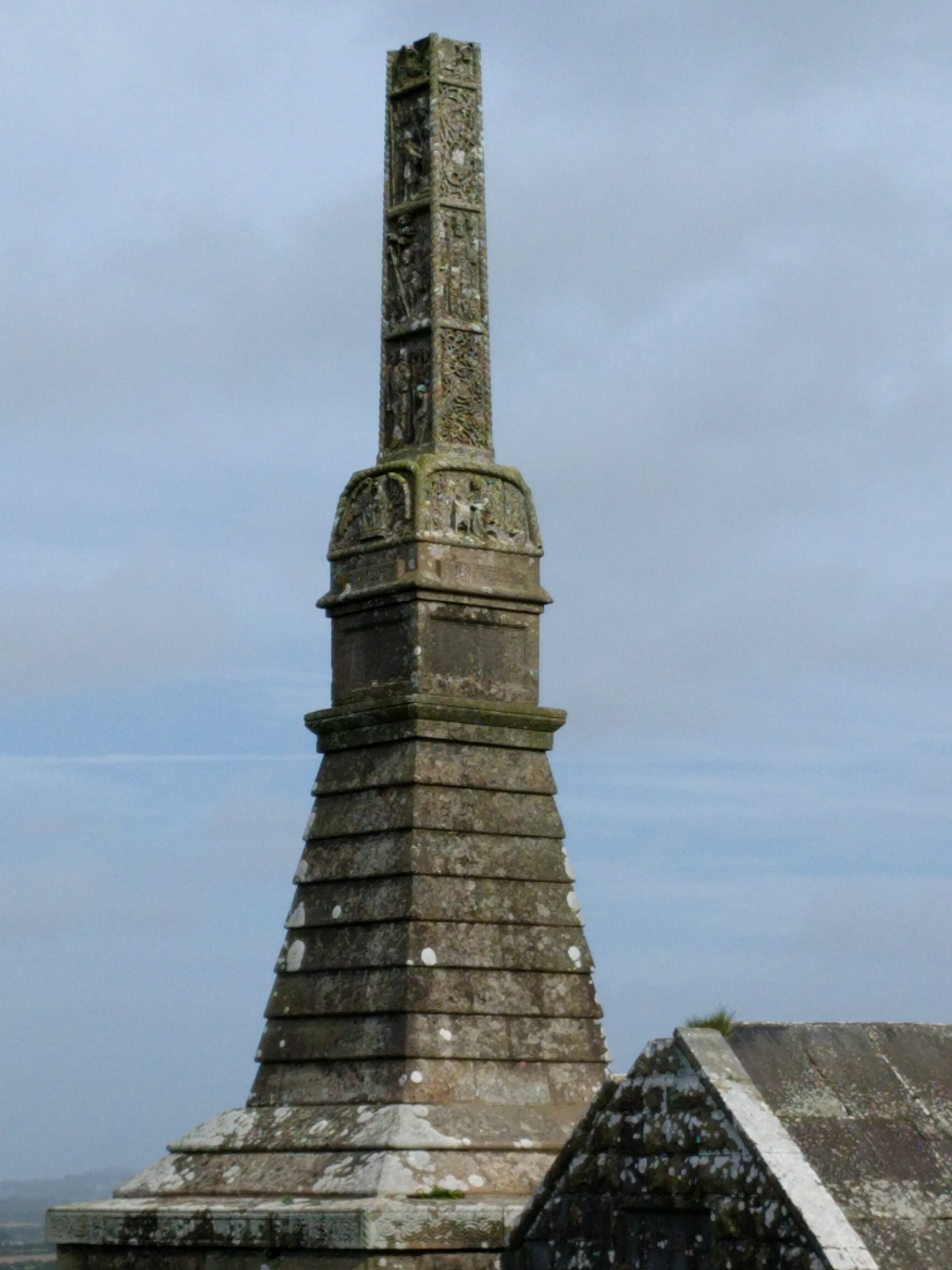 Rock of Cashel - detail van het overblijfsel van de high cross