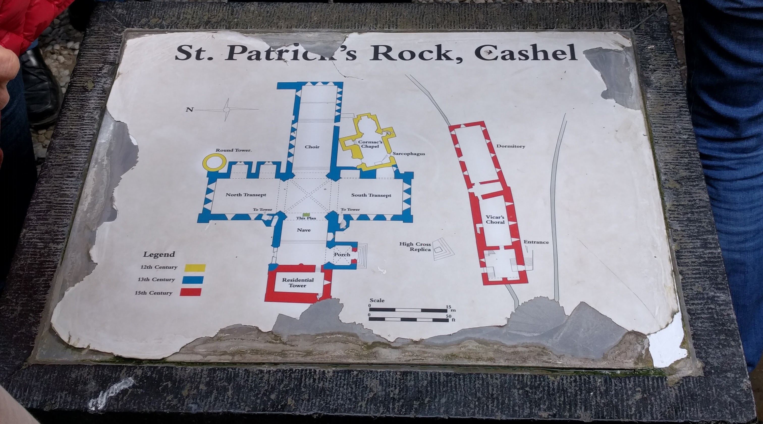 Rock of Cashel - plattegrond van de kerk met de bouwfasen